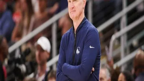 独行侠首战浓眉情绪紧张，赛后考虑增加休息时间可能有益